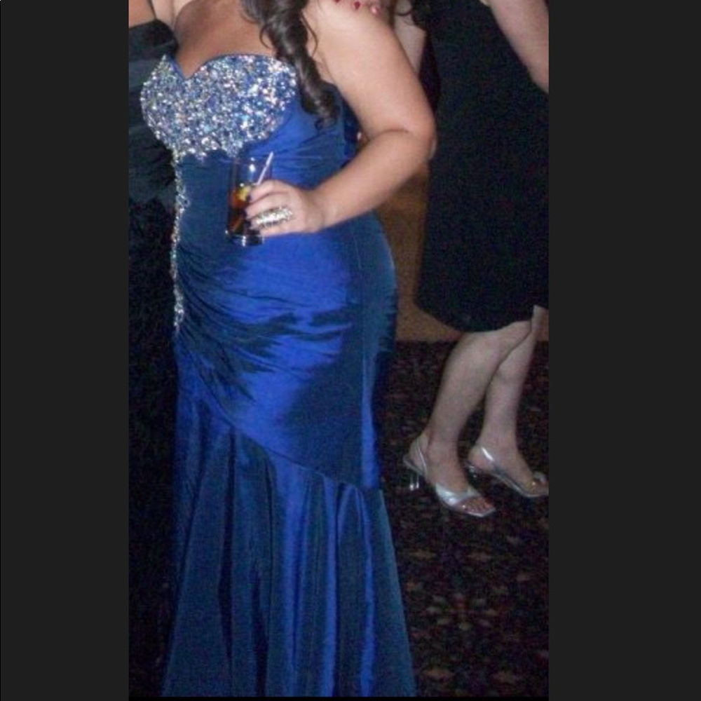 Prom/Wedding Dress - Picture 4 of 4